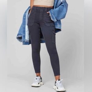 Spanx stretch twill cargo ankle pants size medium